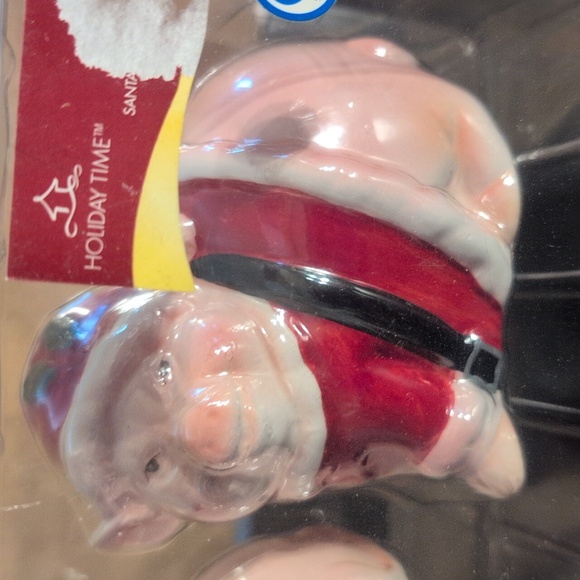 Holiday Pigs Dressed In Santa Suits Salt And Pepper Shakers  - Picture 3 of 5